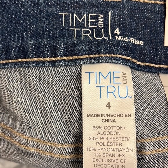 Time & Tru ladies jean shorts - Picture 5 of 5